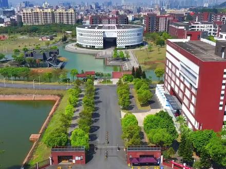 广东公办一本大学宣布:低分扩招,成绩420分以下均可报读 今天早上刚传开的消息,26年高考生太幸运了,广东公办一本大学宣布:低分扩招,不限文理,成绩420分以下均可报读,四年全日制就读本科,毕业就是本科生。#高考生 #高考 #低分上公本科