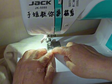 一只羊毛衫袖子,裁个圆弧两头一缝,多种用途暖和又漂亮,好实用