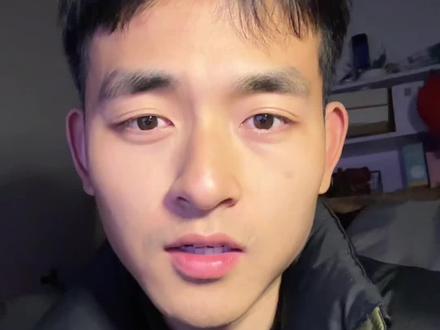 两台手机竟重达5.2公斤!!