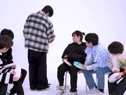 哈哈哈哈哈哈哈 离了个大谱#刘耀文 #时代少年团