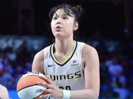 现场火爆!wnba三大状元齐上阵!李月汝精彩2+1点燃队友! #李月汝 #女篮 #wnba #篮球 #用篮球表达心情