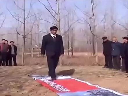 行中华五千年传统礼仪,三拜九叩之礼。还有多少人记得传统礼仪文化。#桂氏