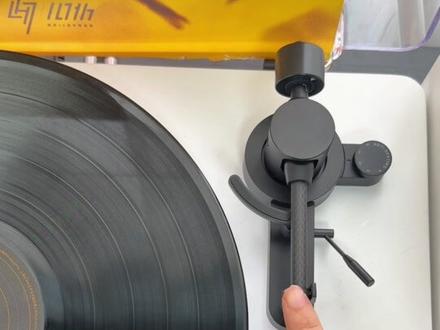 新黑胶到手战战兢兢的不敢听?!
今天一个视频教会新手小白如何快速掌握正确听黑胶#鹿晗 #鹿晗黑胶唱片 #黑胶唱片 #问加x3