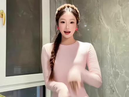 古风手势舞咏春谁还没跳!#咏春 #瓜蛋摇舞蹈挑战 #抖音热门舞蹈挑战 #瓜蛋摇 #古风摇 @DOU+上热门 @DOU+小助手