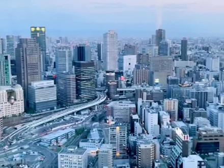 和爱酱一起寻找大阪最好的落日,梅田蓝天大厦!#记录日本生活 #大阪 #国外生活 #城市风景