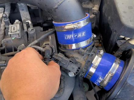 福克斯ST踩刹车排气冒白烟#爱福之家 #北京福特专修 #福特通病