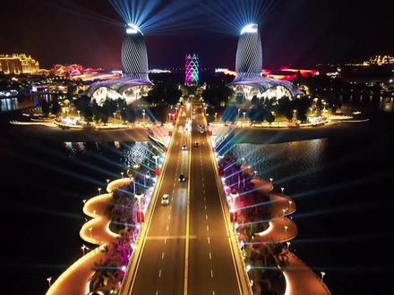 这是由恒大花1600亿打造的一座人工岛屿,其夜景号称东方的小迪拜。 #自驾游 #海花岛 #海南环岛自驾游