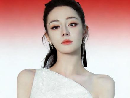 跪求迪丽热巴不解约,跟工作室绑定吧。 #迪丽热巴 #迪丽热巴美神降临 #热门 #上热门