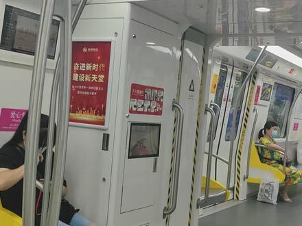 本次列车终点站文一西路,下一站武林门,可换乘2号线,前往杭州市中医院的乘客,请在该站下车#杭州地铁 #杭州地铁3号线