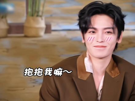 来自小侯的卖萌挑战
#侯明昊