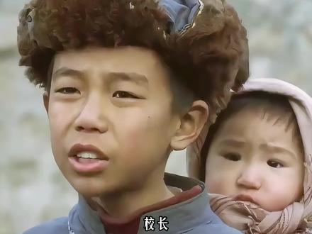 七岁男孩父母双亡,为了妹妹放弃学业,六年间自学成功考上高中