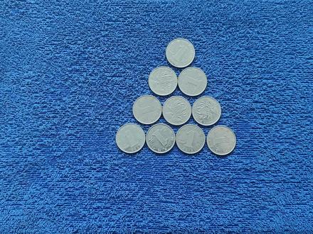 公务员面试题:移动三枚使塔尖颠倒过来