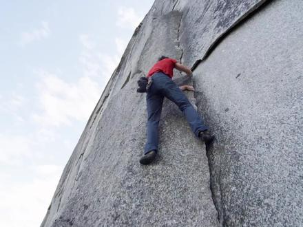 电影《登山家》攀登艺术家马克·安德烈·莱克莱尔徒手攀登酋长岩片段#徒手攀岩