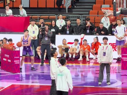 不是吧,真的有西安人错过了WCBA全明星赛? 那你可不要错过两天后的u23国足了!#wcba全明星周末 #wcba全明星 #杨舒予 #刘禹彤 #u23国足