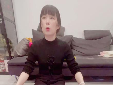 孙晔蛙泳压腿教学,至于她的名气我就不多介绍了,自行百度。蛙泳要游好去处是最难的。@DOU+小助手 @抖音小助手