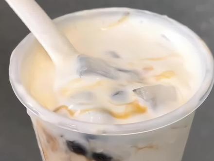 喜茶必点——烤黑糖波波牛乳茶!巨巨巨好喝!宝子们,赶紧囤!#喝喜茶许喜愿 #谁懂啊真的很好喝 #喜茶 #抖音团购优惠 #