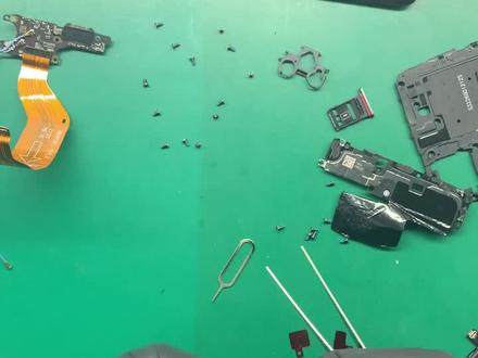 荣耀50更换带框屏幕总成教程(第三段)#曲面屏修复 #手机维修换屏 #爆屏维修 #手艺人在抖音