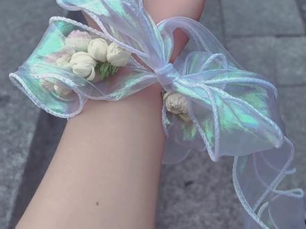 女孩子哪有不喜欢🌸🌸的#手工diy #仙女必备 #茉莉 #茉莉花手链制作 #diy小花手环