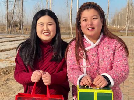 提前练习一下走亲戚 避免出差错.
视频原创:@珠圆雨润#过年送礼 #过年倒计时 #过年走亲戚