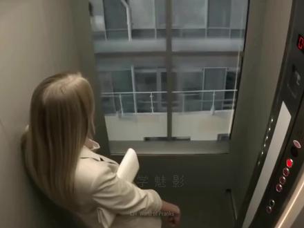 如果遇到电梯突然失控下坠,应该如何自救? #科普 #涨知识 #求生