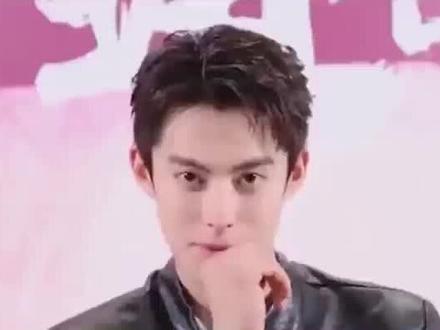 王鹤棣风波后首度公开亮相 #上热门话题榜🔥 #舆论风口的明星站队 #演技论战 #王鹤棣内娱综艺天选之子