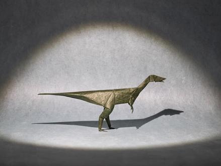 用纸来折一条恐龙,它叫做虚形龙,是已知最早的恐龙之一