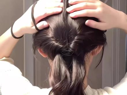 低马尾正确的扎法 洋气又减龄#简单好看发型 #发型教程#盘发#编发教程#日常发型