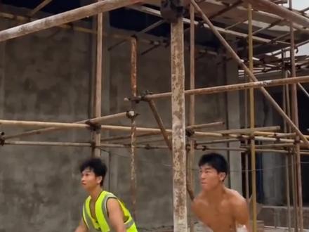 工地上的健身网红达人,不服来战#工地生活 #健身 #盘点系列 #坚持自律
