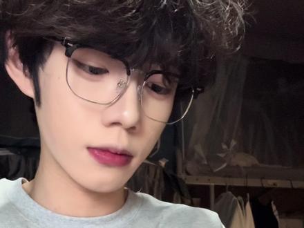 小蛋糕来咯 #吃播@小鱼姐姐马卡龙🍓