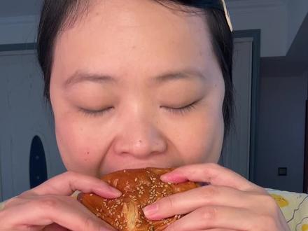 早上来碗热乎的鸡汤面中午在家做糖醋排骨香喷喷~ #记录真实生活 #好好吃饭 #白象 #白象汤好喝 #白象中国面携手中国火箭