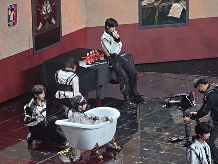 小四四们就这样华丽丽的拿到了第一!#荣耀之战 #演唱会 #TF家族四代#希区考克-作品152