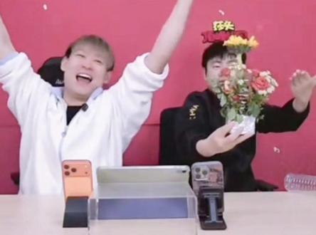 前国乒刘丁硕摊牌了?孙颖莎击败王曼昱,激动庆祝,如同赢了外协 #孙颖莎 #王曼昱 #刘丁硕 #国乒