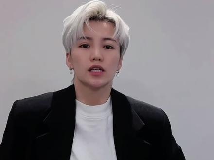 在留鲻鱼头的过程中想去修剪一下应该如何跟发型师沟通。#男士发型 #造型教程 #鲻鱼头 #狼尾发型