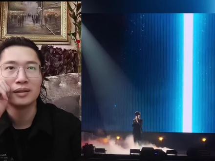 小邓老师点评第二天的《笑忘书》
开场就说这小伙子穿得亮闪闪的,挺漂亮啊
上次曼谷第二场my fondest的服装老师也夸好看
前一天的笑忘书老师很不满意,因为在他看来,郝熠然可以做到更好,这是对优秀学生的严格要求,老师原话:在能力范围内要尽量做到极致
这一天的表现老师是肉眼可见地满意,给予了肯定