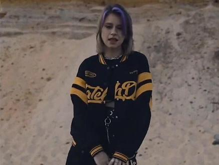 手机教你制作万圣节甩头跳舞视频#轻而易剪 @剪映 #万圣节 #剪辑教程