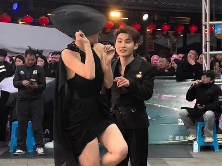 太磕了这情侣撒娇#龙浩天 #AI瑶瑶