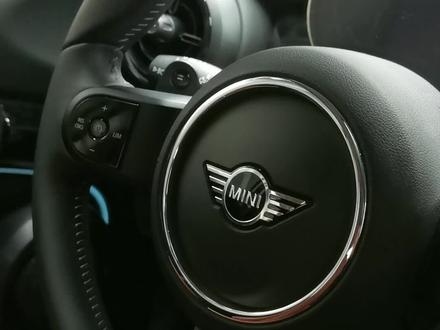 #汽车改装升级#中控拆装,新款Mini中控拆装完整教程…