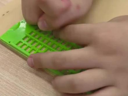 即使你是盲人,也逃不过开学赶作业这一关。#寒假作业 #赶作业 #开学 #中国速度 #开学