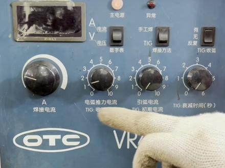 #电焊 #焊工培训
电焊新手入门,正接线反接线焊接效果有什么不同。直流焊机怎么用。