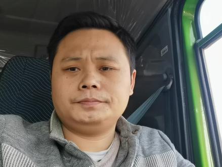 小军开渣土车,重汽豪沃内饰布局和按键简单介绍 #知识创作人