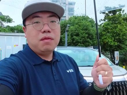 增程vs混动,核心优势到底是什么?
#极狐问道V9 #dou是爱车人 #硬核讲解 #新能源汽车 #MPV