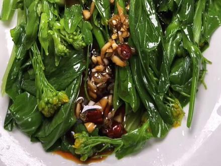 白灼菜心,简单粗暴,关键是好吃开胃#抖音美食创作人 #食光之旅 @DOU+小助手