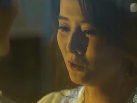 #在劫难逃 小白花孙晓萌#乔欣 彻底黑化,为保护赵彬彬#鹿晗 捅向未婚夫刘雨奇,她的痛苦让人又恨又可怜...