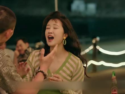 一次大排档风波,方婉之三姐妹开启狂赚计划,麻烦与贵人接踵而至!#谭松韵 #我的山与海 #董晴 #高至霆 #因为一个片段看了整部剧