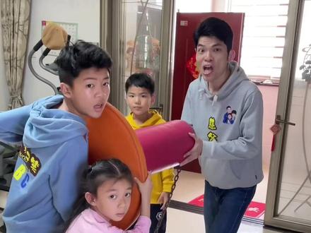 眼看爸爸快赢过孩子们了,妈妈出手了😅#家庭搞笑 #come的喂 #come的喂改编歌