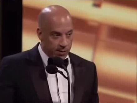 国外群星评价#成龙 #范迪塞尔 他是我的榜样#史泰龙 他冒着生命危险为大家带来娱乐#奥斯卡影后 感谢成龙