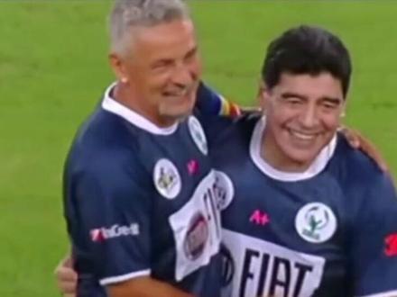 我们的青春!#传奇永不谢幕 #一代人的青春 #致敬传奇球星 #巴乔#马拉多纳