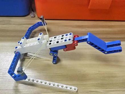 弩:结构由:弩臂、弩弓、弓弦和弩机组成。#乐高 #9686 #小颗粒积木