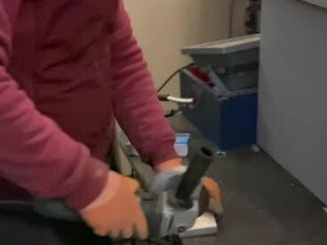 看看老外拆解动力电池,#动力电池 #锂电池
