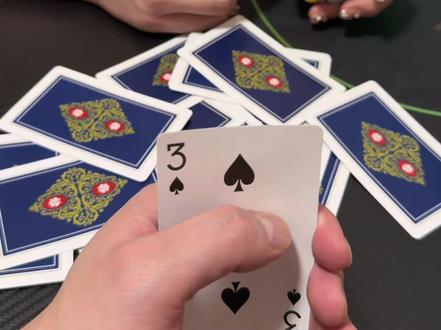 给我擦皮鞋~(法国口音)#给我擦皮鞋 #我要验牌 #小瘪三 #发声玩具